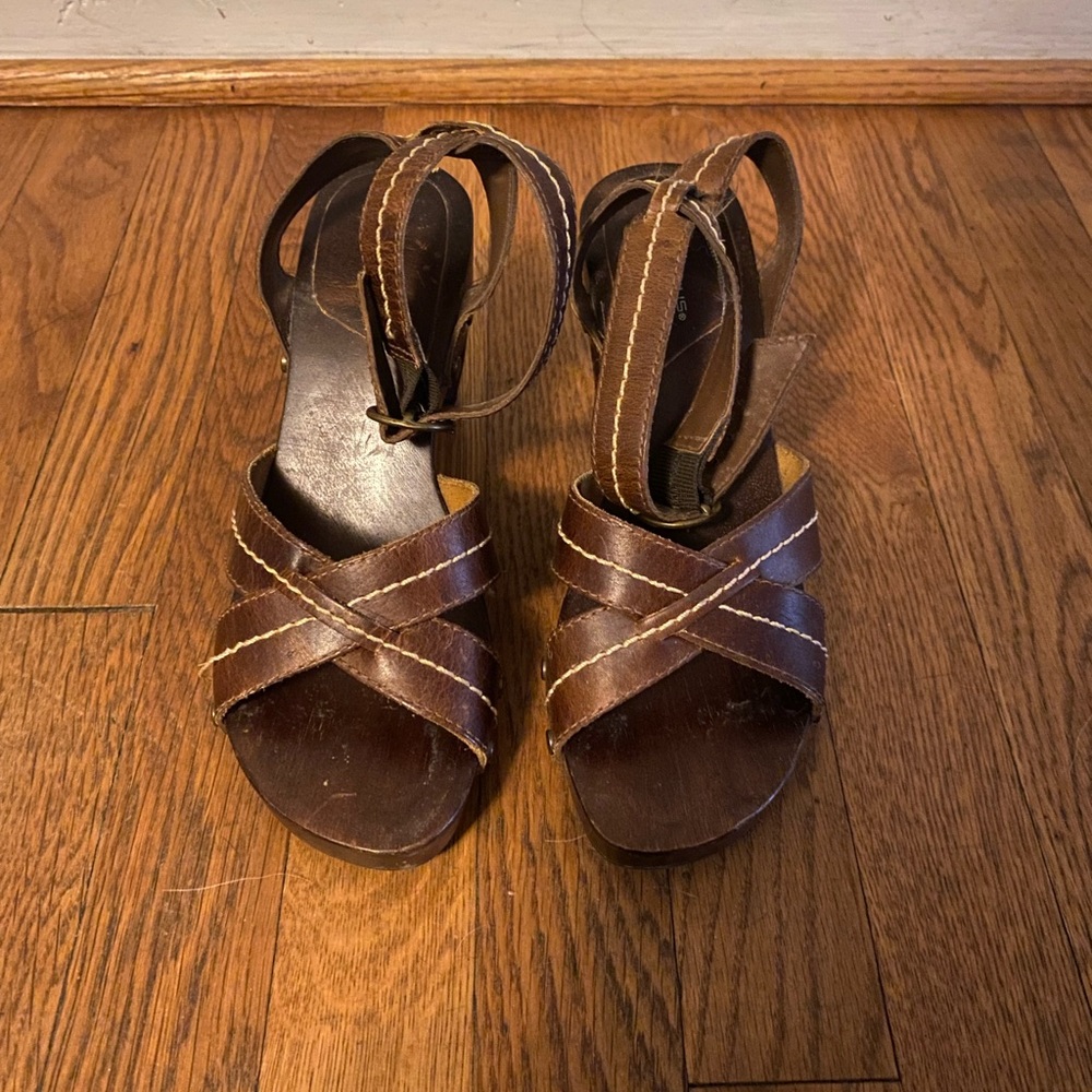 Elegant Brown Leather Sandals